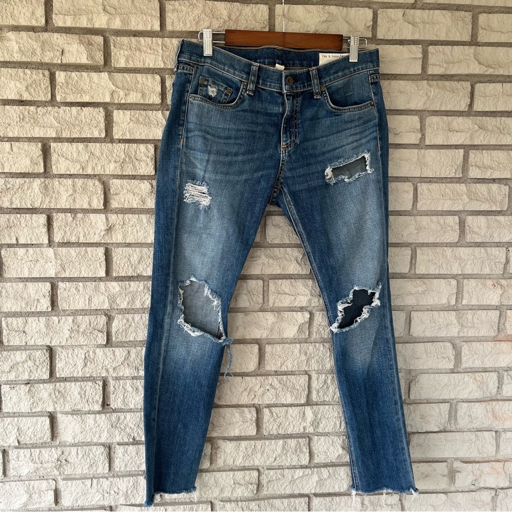 Women’s Rag & Bone Medium Wash Distressed Dre Capri Cropped Jeans Size 28